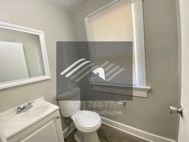 Building Photo - 26 W Beechwood Ave