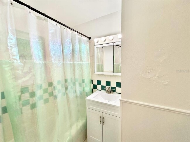 Building Photo - 5209 10th Ave S