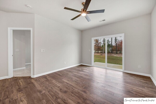 Building Photo - STUNNING TOWNHOME IN BLYTHEWOOD