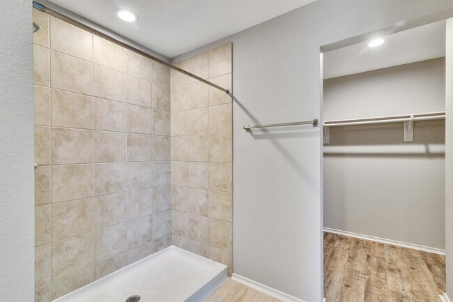 Building Photo - 16831 Silent Pines Ct