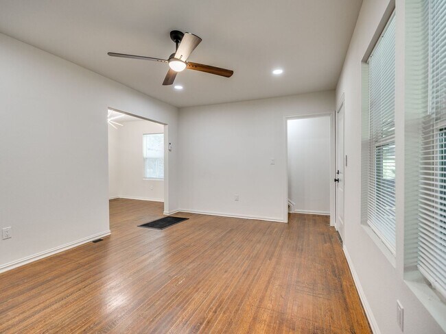 Building Photo - 64 N Gillette Ave