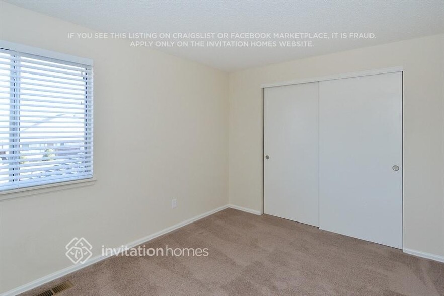 Building Photo - 5822 W 114th Pl