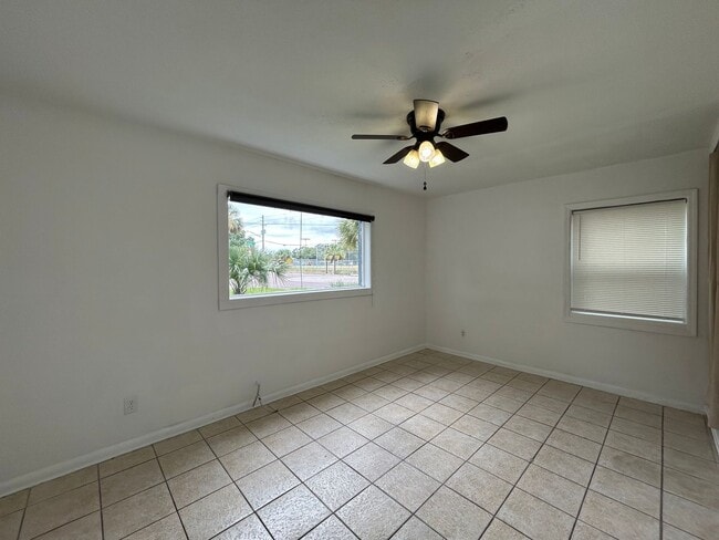 Building Photo - Convinient 2 Bedroom Home in Arlington!