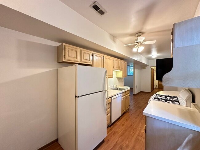 Building Photo - 3832 N Fremont St