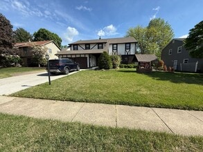 Building Photo - 1613 Mayflower Ln