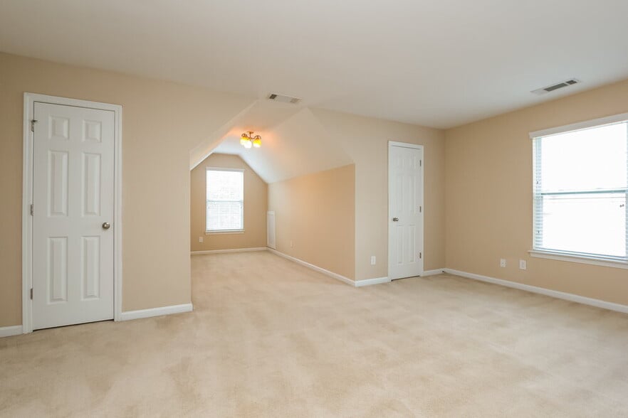 Building Photo - 1260 Red Cedar Trail