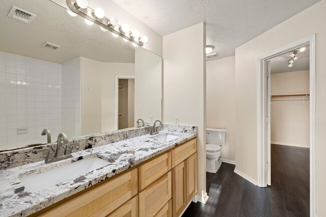 Building Photo - 21039 Vista Trail Ct
