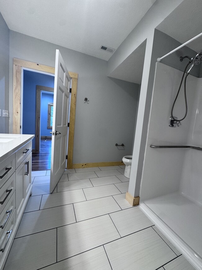 Building Photo - 1339 Hickory Point Dr