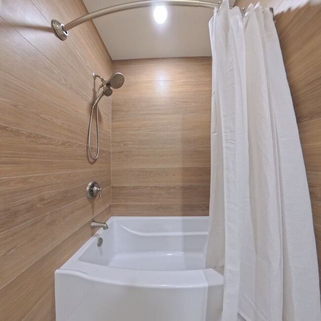 Building Photo - 8725 W Flamingo Rd