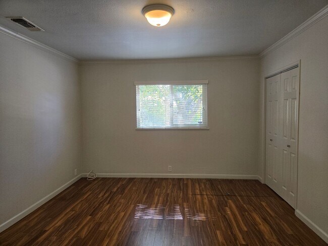 Building Photo - 5437 Griffin Rd