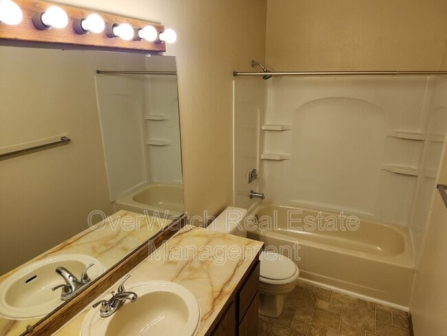 Building Photo - 167 Michael Ct