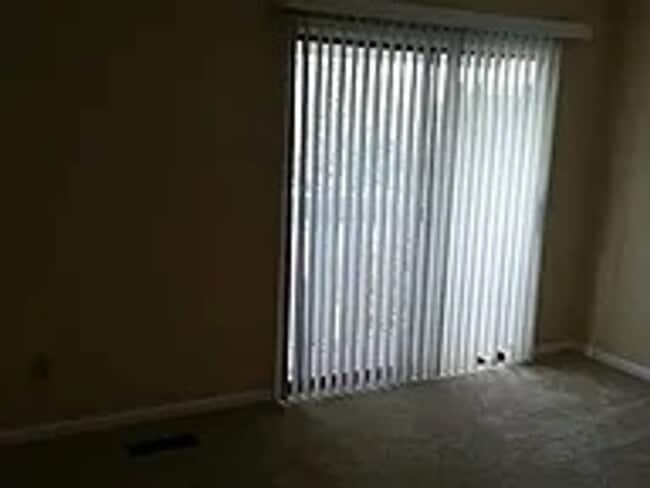 Building Photo - 3697 Heathrow Dr