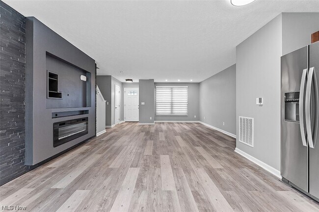 Building Photo - 10342 Liberty Cove