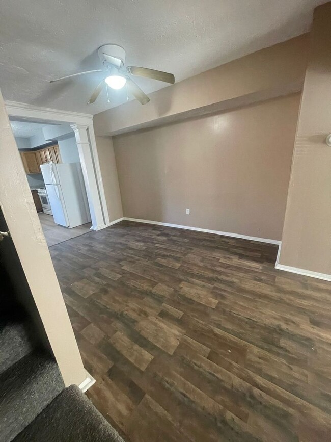 Building Photo - Two Bedrooms W/ Storage Room Upstairs 1 1/...