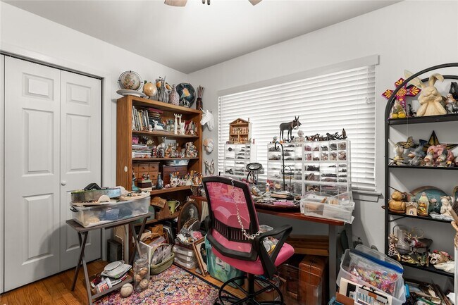 Building Photo - 5831 Burr Oak Dr