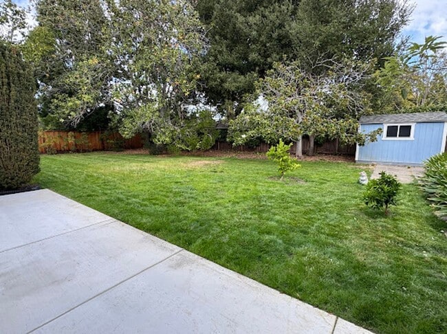 Building Photo - Charming 3BR/2BA Home in West Menlo Park