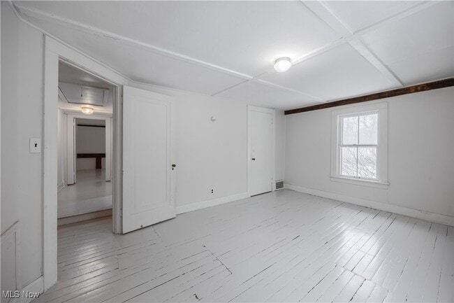 Building Photo - 15555 Munn Rd