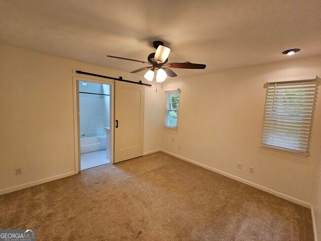 Building Photo - 65 Tralee Trce