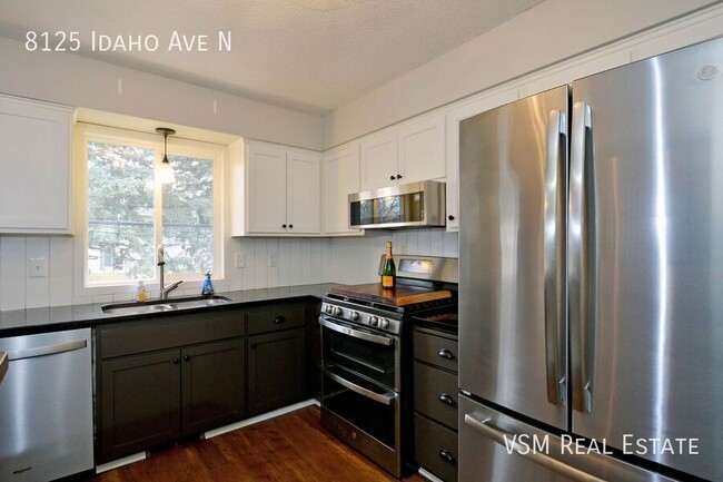 Building Photo - 50% Off January Rent! Modern 4-Bed Home wi...