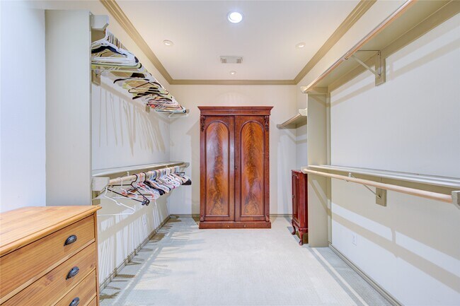 Building Photo - 6811 Staffordshire Blvd