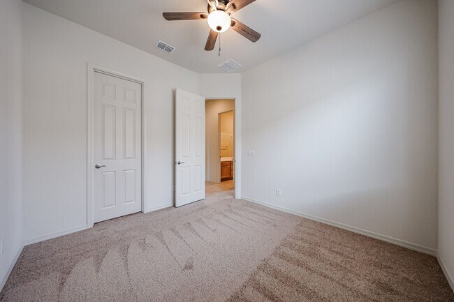 Building Photo - 4 Bedroom Home in Asante Community