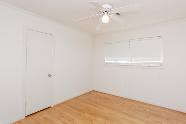 Building Photo - 9753 Tappenbeck Dr