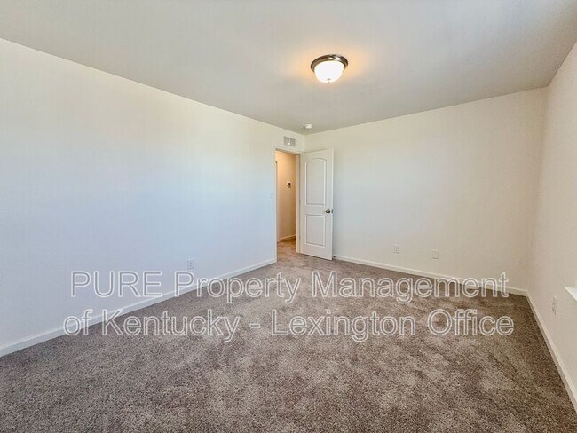 Building Photo - 852 Halford Pl