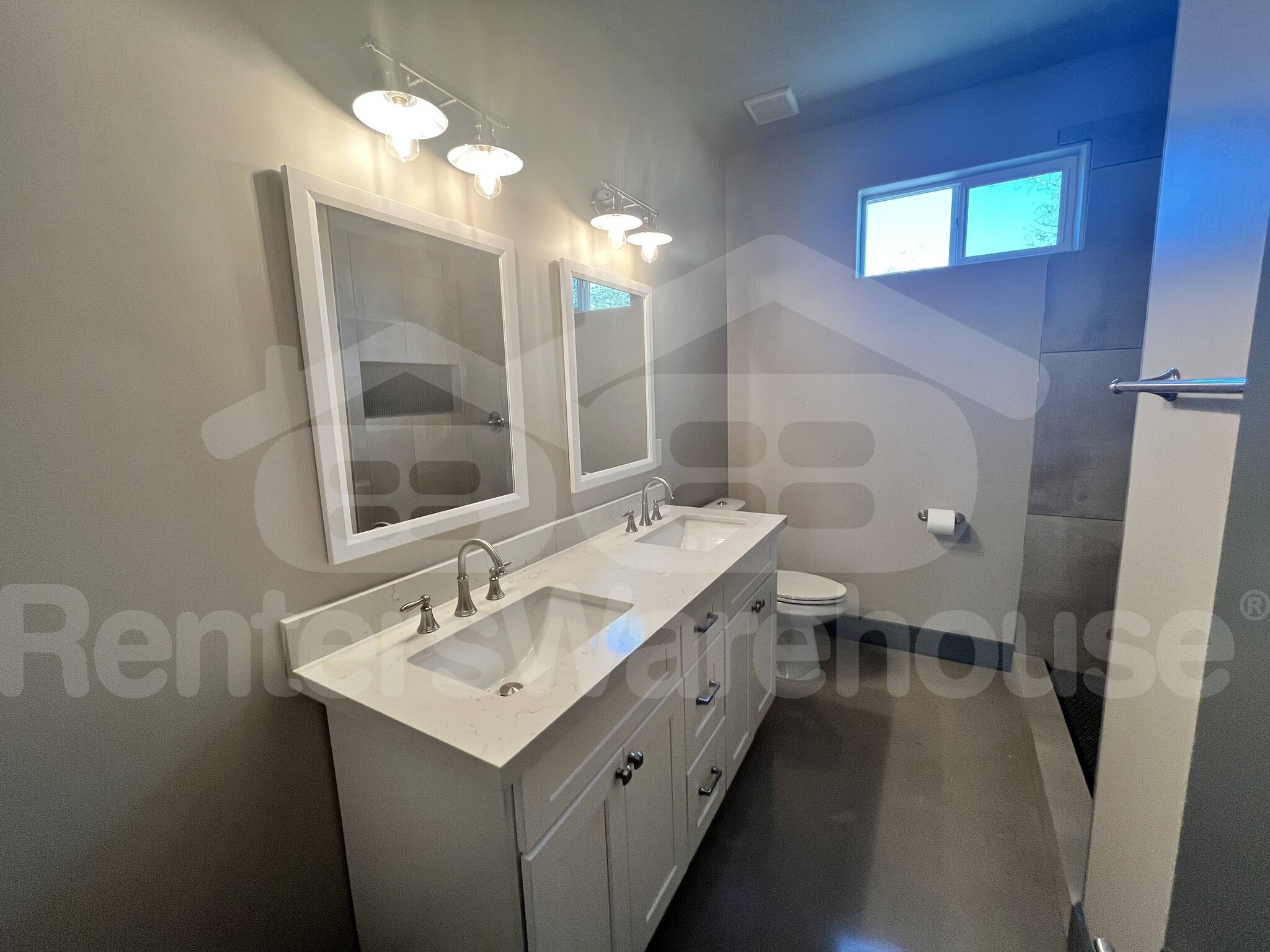 Building Photo - 1437 E Roosevelt St