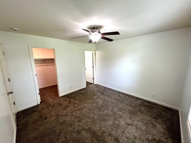 Building Photo - 505 Paula Dr