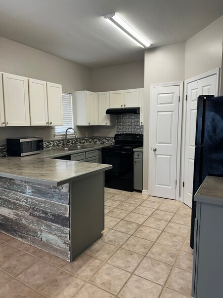Building Photo - 5131 Butter Creek Ln