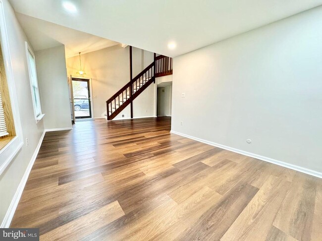 Building Photo - 39 S Turnberry Dr