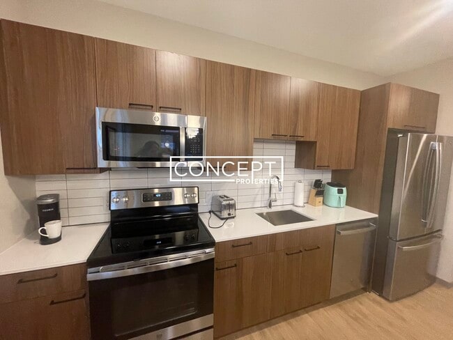 Building Photo - 525 Lincoln St