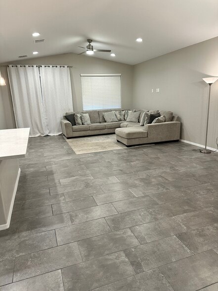 Family room - 6272 Barn Owl Ave