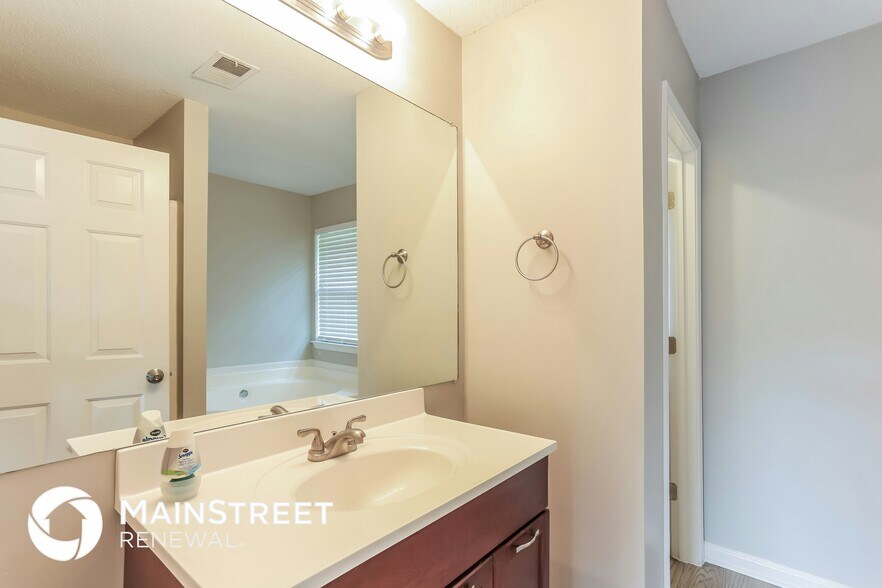 Building Photo - 4258 Ward Bluff Dr