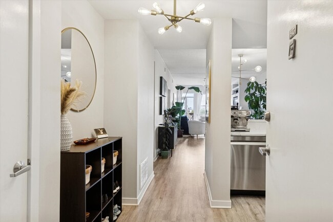 Building Photo - 1515 N Wells St