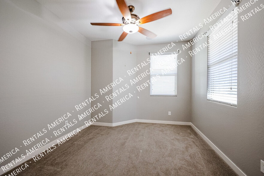 Building Photo - 18716 N Jameson Dr