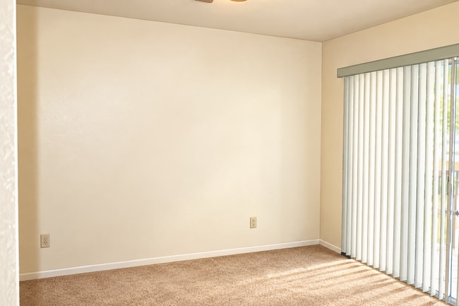 Building Photo - 3176 Shoshone Dr