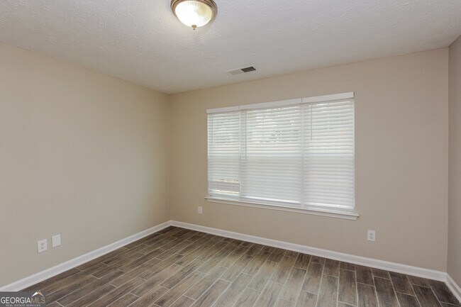 Building Photo - 506 Stonecrest Pl