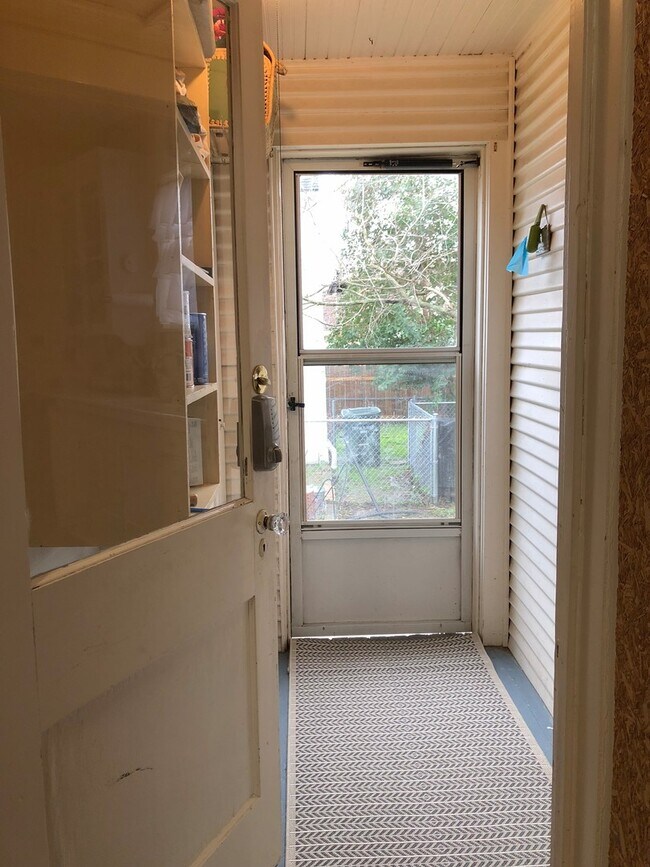 Building Photo - 703E31