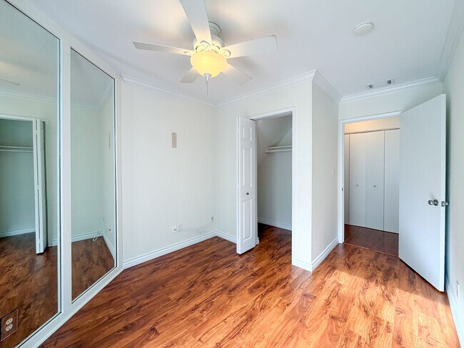 Building Photo - 407 Shoreview Dr