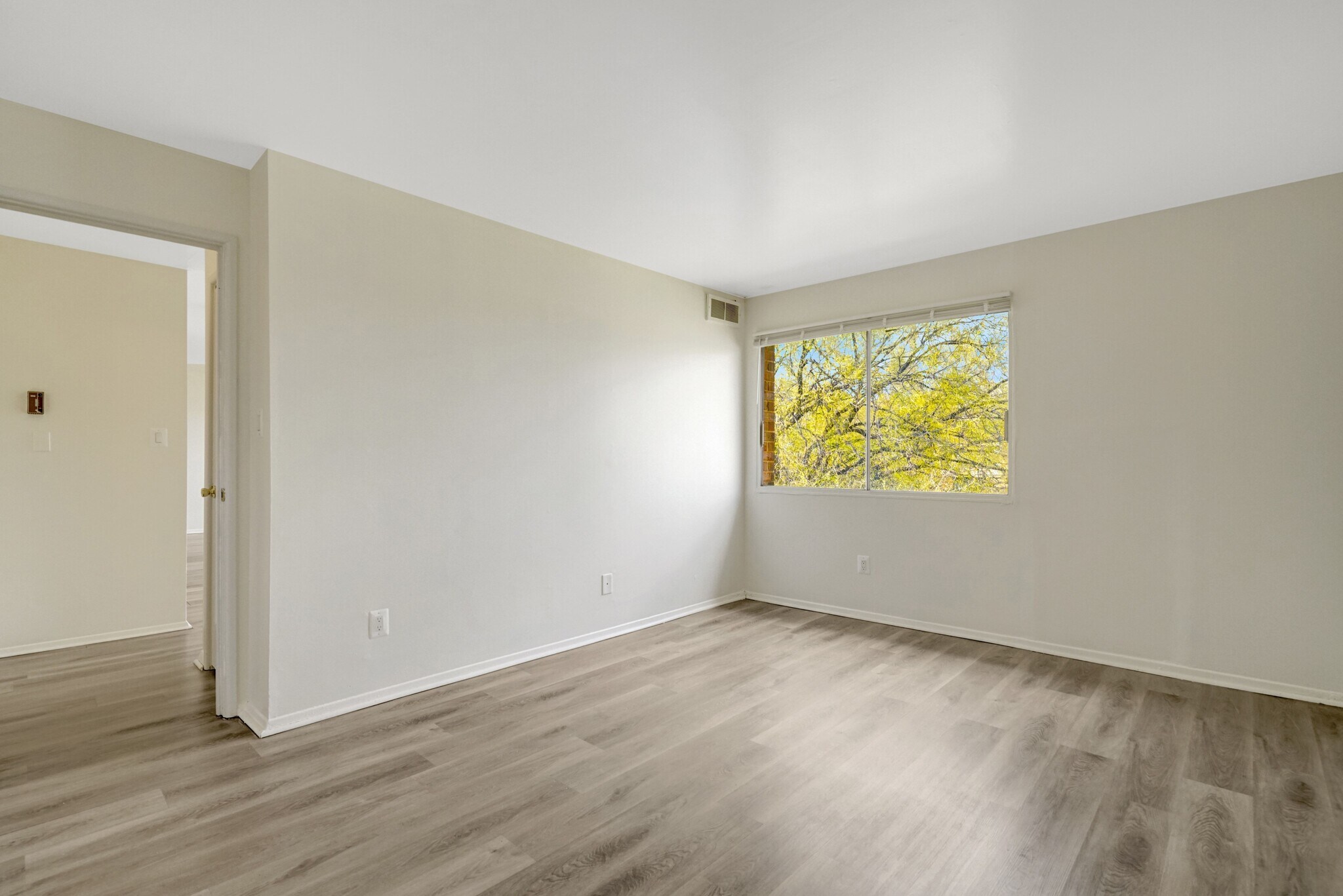 Building Photo - 2904 Kings Chapel Rd