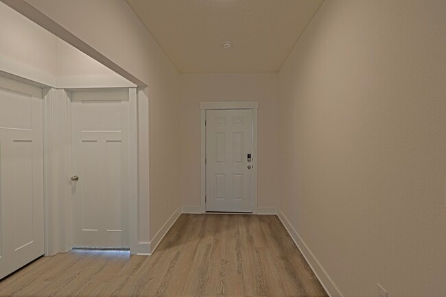 Building Photo - 6248 Jenks Dr