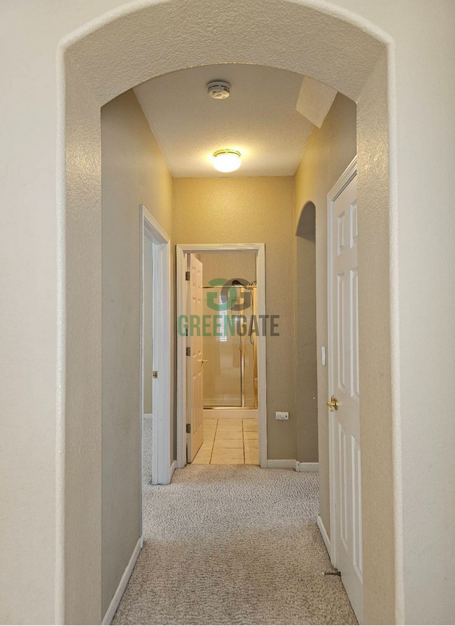 Building Photo - 985 W Alameda St