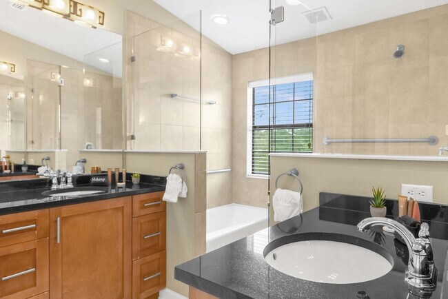 Building Photo - 14525 Damai Ln