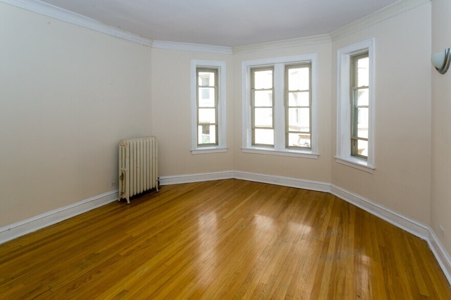 Building Photo - 4234 N Paulina