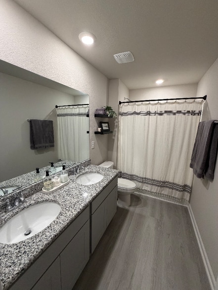 Building Photo - 24570 Broken Sound LP