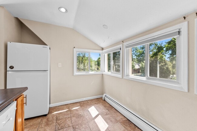 Building Photo - 1151 Monroe St