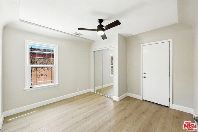 Building Photo - 8853 S Halldale Ave