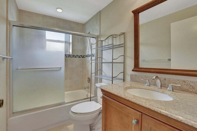 Building Photo - 187 Normandy Ln