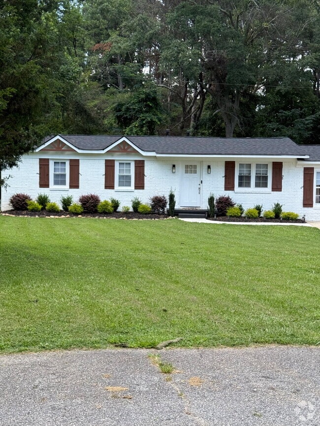 Building Photo - Now Showing for August 1st Move-In